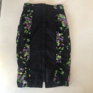 Betsey Johnson stretch black/floral skirt, M